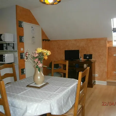 아파트 House With 2 Bedrooms In With Wonderful Mountain View Enclos